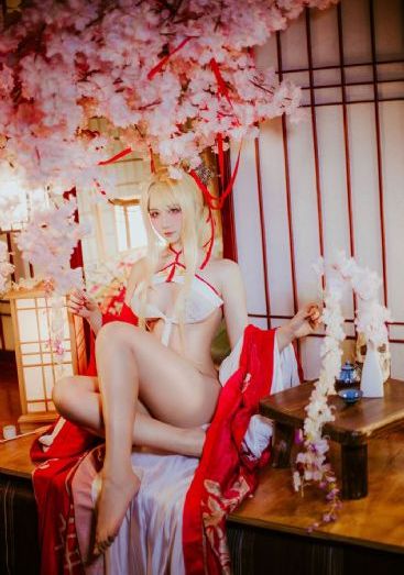 情女性花开