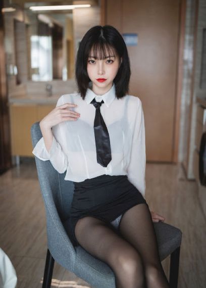 天降二楼女子从二楼掉下来