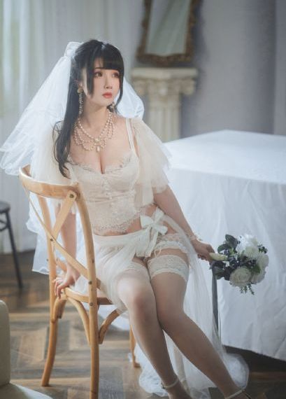 男模全身脱得精光gay网站