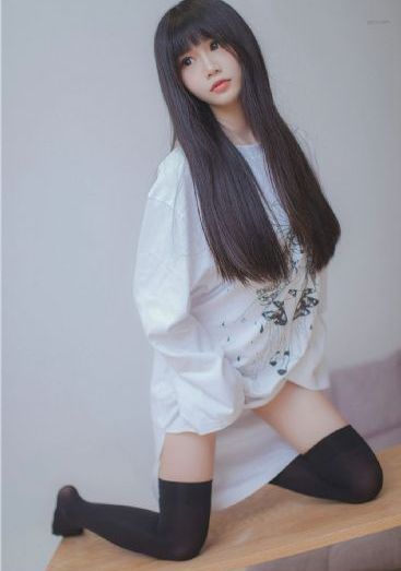 年轻的母亲中文