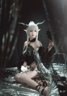两个小婕子交换