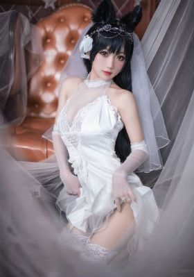 h翘屁嫩男吃军人的大东西视频